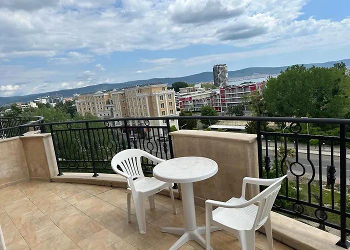 River Park Apartment *